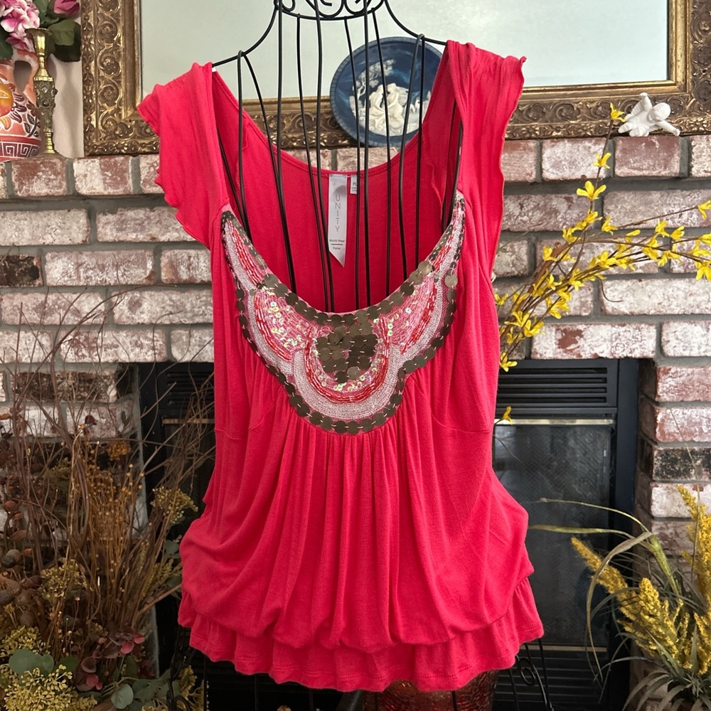 Unity Coral Red Short Sleeve Top With Embellished Neck Line Sz PL
